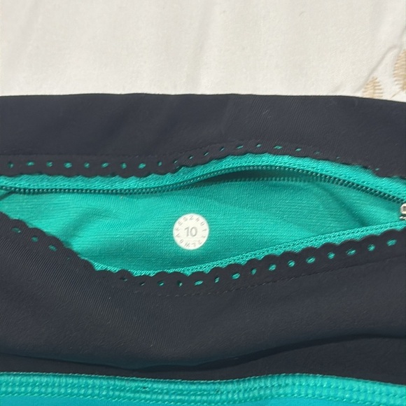 Lululemon Smooth Stride Crop Leggings - Picture 10 of 12